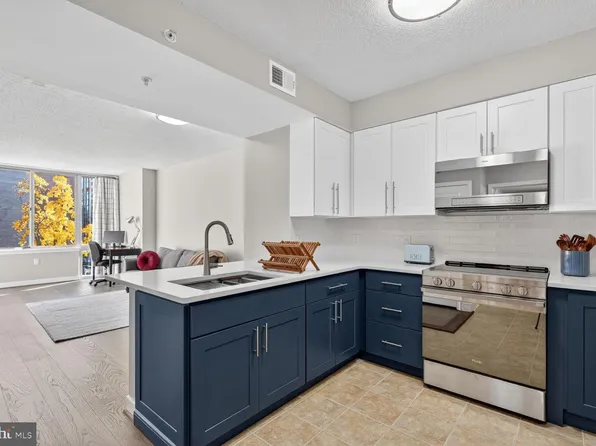 555 Massachusetts Ave NW APT 406, Washington, DC 20001