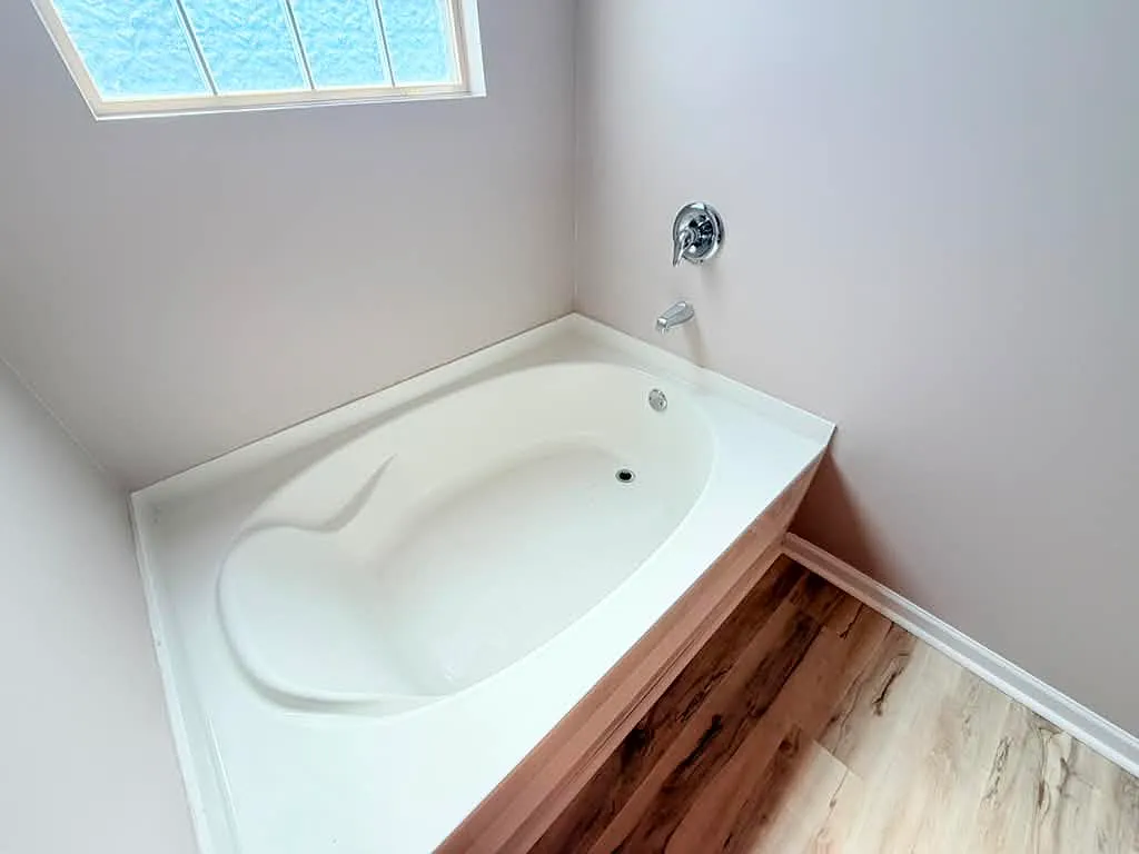 5 bed, 2520 sqft, $2,200 — Photo 4
