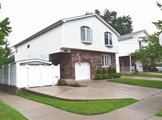 701 Leverett Ave, Staten Island, NY 10312