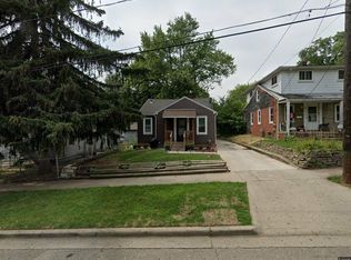 89 Pingree Ave, Pontiac, MI 48342