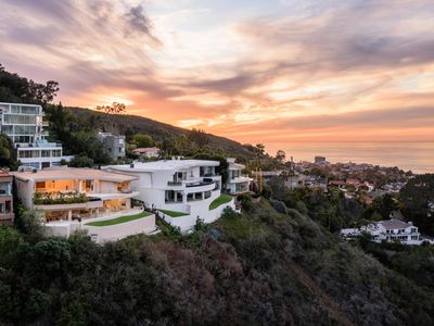 7447 Hillside Dr, La Jolla, CA, 92037