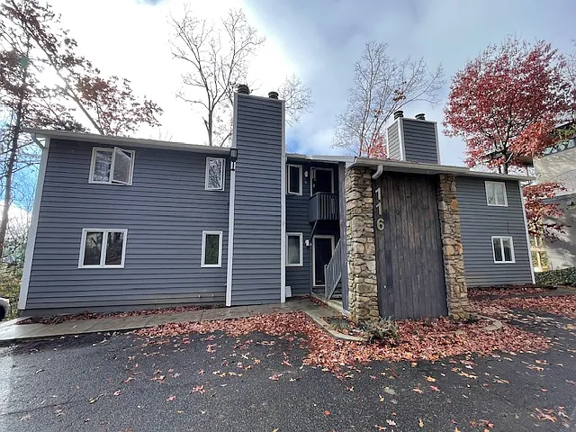 Beautifully remodeled 4-plex in quiet neighborhood!