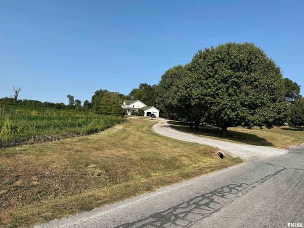 102 W North St, Ina, IL 62846