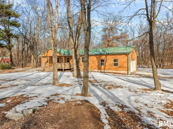 26438 Lake Pittsfield Dr, Pittsfield, IL 62363