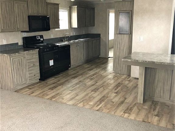 5th image of 65 Garfield Ln