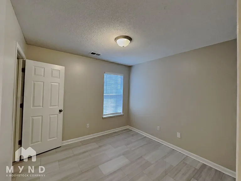 8313 Regal Bend Dr — Photo 20