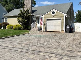 92 Meadow Rd, Clark, NJ 07066