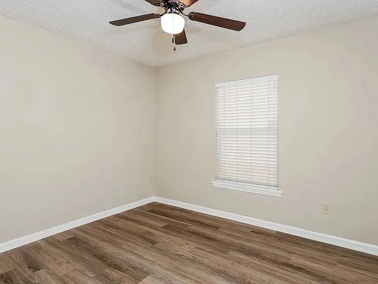 11820 Lake Fern Dr — Photo 5