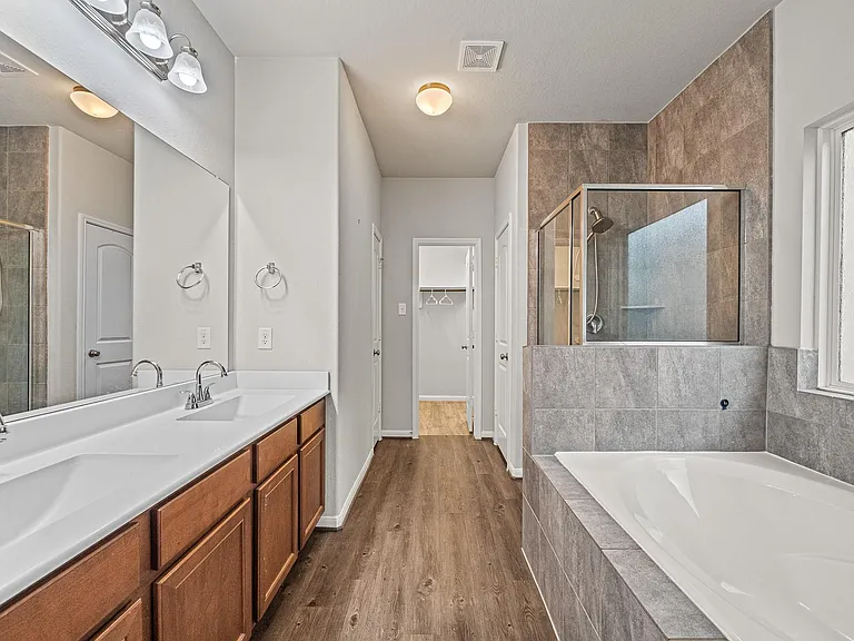 13826 Andover Park Dr — Photo 20