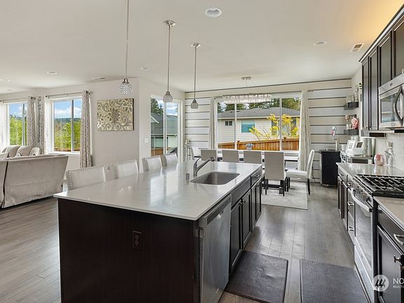 5th image of 2415 NE Boulderstone Court