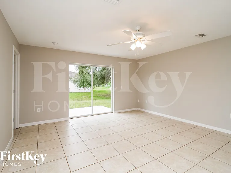 421 Dove Dr — Photo 4