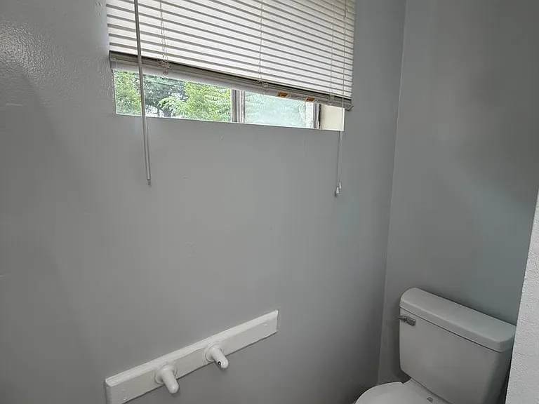 3328 Ellwood Ave.* — Photo 19