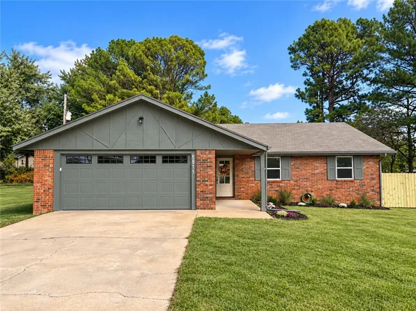 5811 S Primrose Rd, Lowell, AR 72745