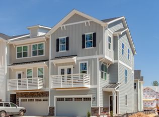 1043 Diamond Dove Ln, Apex, NC 27502