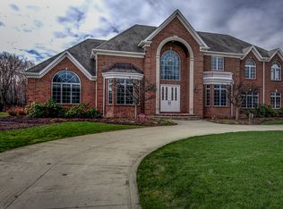 28220 Red Raven Rd, Pepper Pike, OH 44124