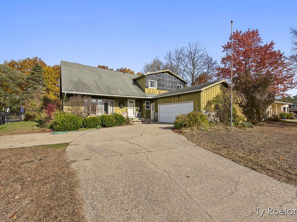 1st image of 3325 Tomahawk Dr SW