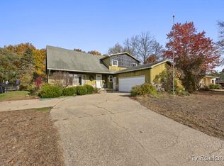 3325 Tomahawk Dr SW, Grandville, MI