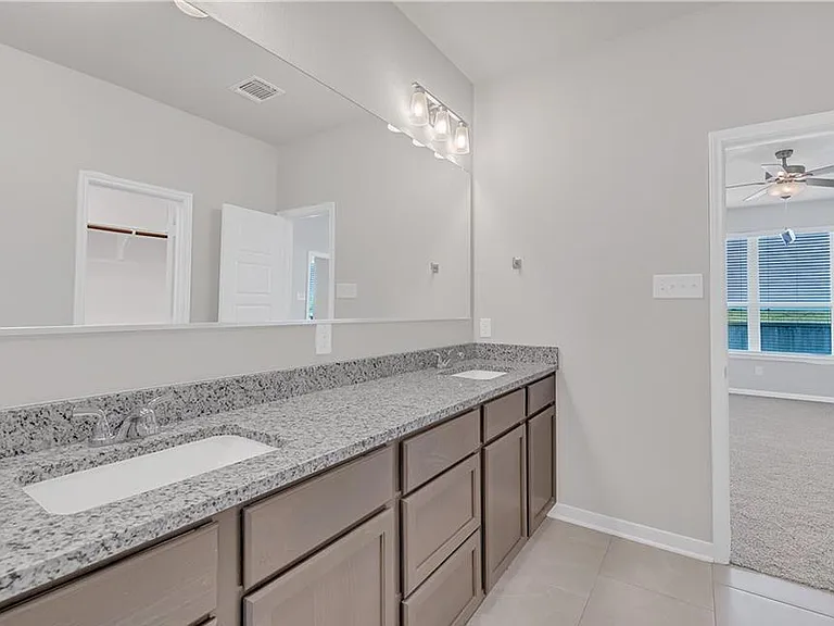 4537 Allison Dr — Photo 29