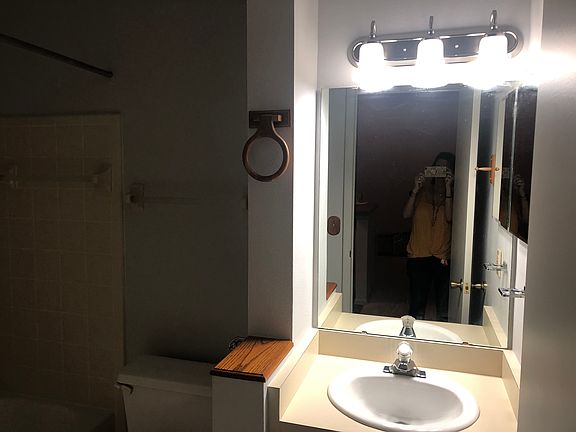2nd image of 1420 Eagle Ln