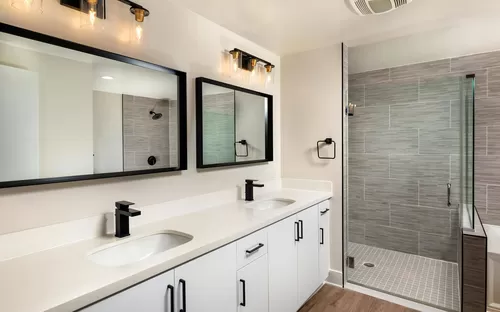 Luxurious Bathrooms with Large Showers - Venice on Rose
