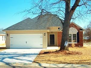 1st image of 214 Laurel Woods Dr
