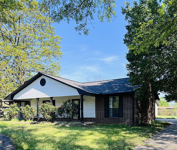 1st image of 301 White Hall Ave