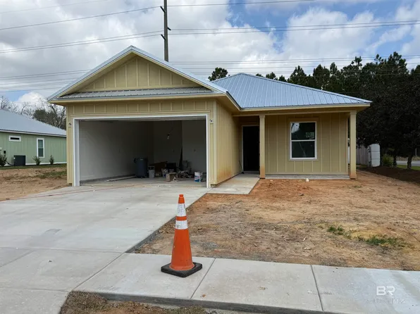 8001 Carmel Cir, Foley, AL 36535