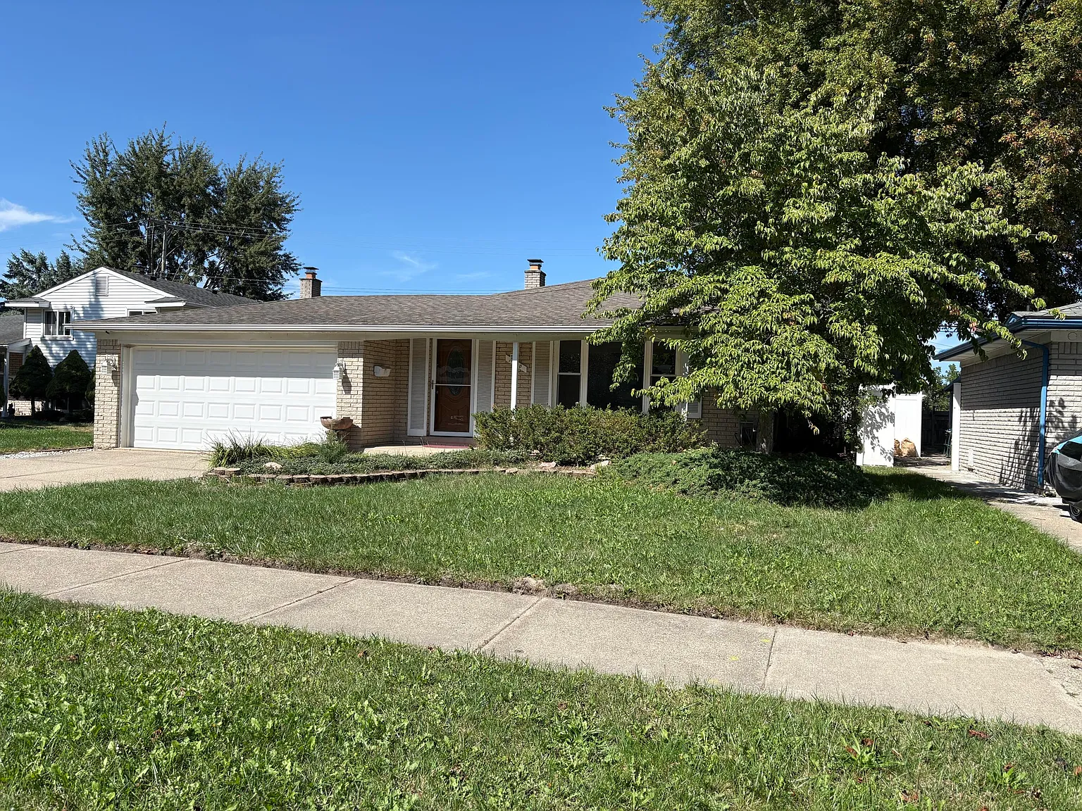 4 bed, 2.0 bath, 1558 sqft, $1,950 — Photo 2