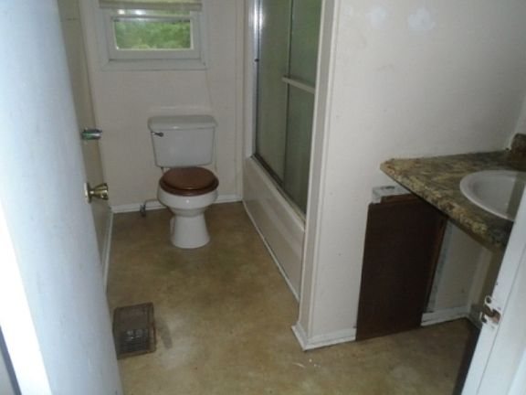 5th image of 113 Saint Rd