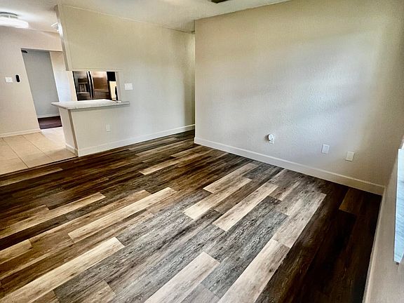 4th image of 1369 Pinewood Dr