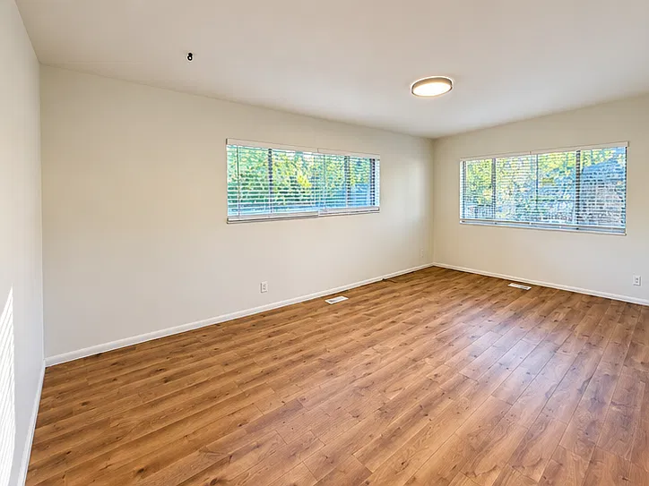 2 bed, 918 sqft, $1,200 — Photo 3