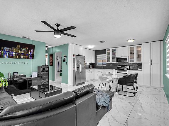 4th image of 2734 NW 9th Pl