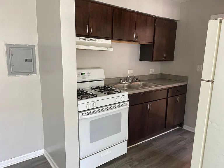 485 Buffalo Ave — Photo 4