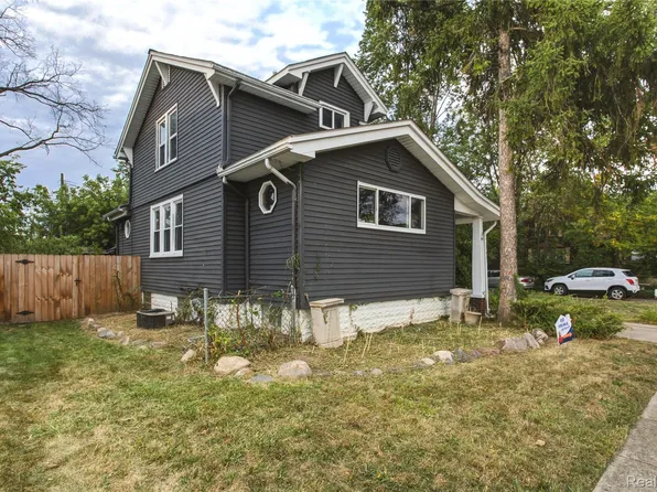 1791 E Saratoga Ave, Ferndale, MI 48220