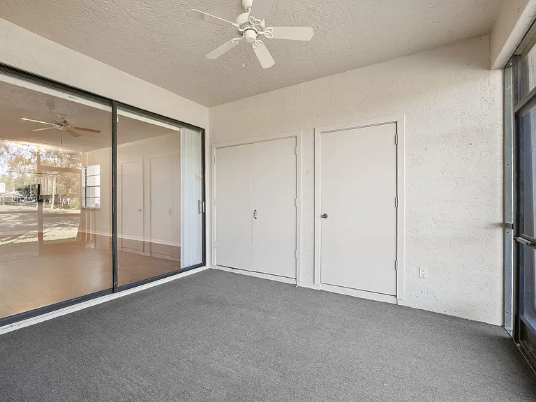 121 Lindsay Ln — Photo 23