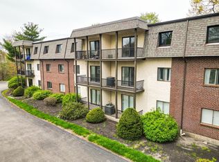 232 Canton St APT 206, Randolph, MA 02368