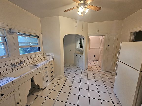 5th image of 1502 W Walnut St
