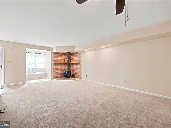 4th image of 7 Rickmar Ln