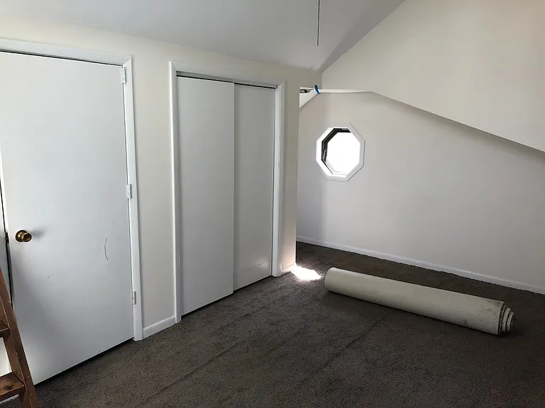 Front bedroom upstairs