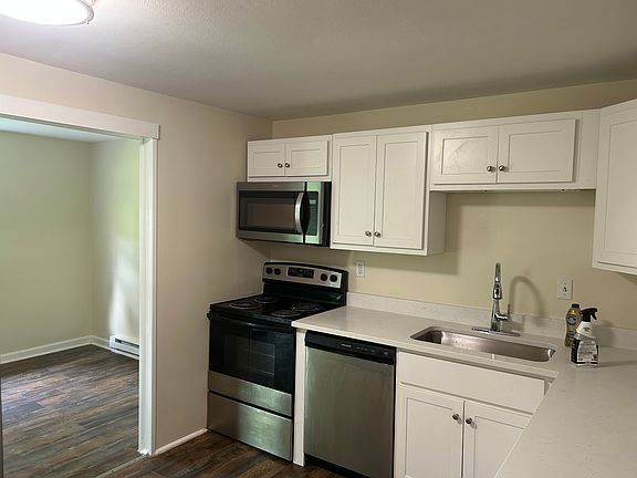 3rd image of 5524 Trastevere Rd