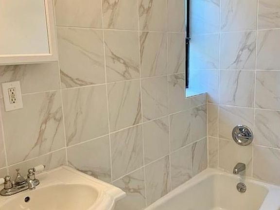 4th image of 4403 5th Ave APT 4R