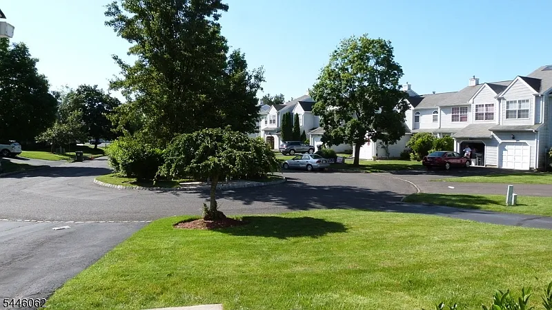 3 bed, 2.5 bath, $3,300 — Photo 2
