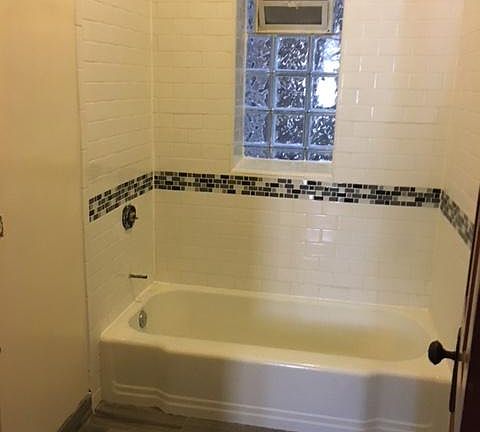 3rd image of 2136 N Oakley Ave APT 1