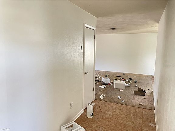 4th image of 1605R Nassau St
