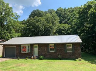 187 Riverview Dr, Saint Albans, WV 25177