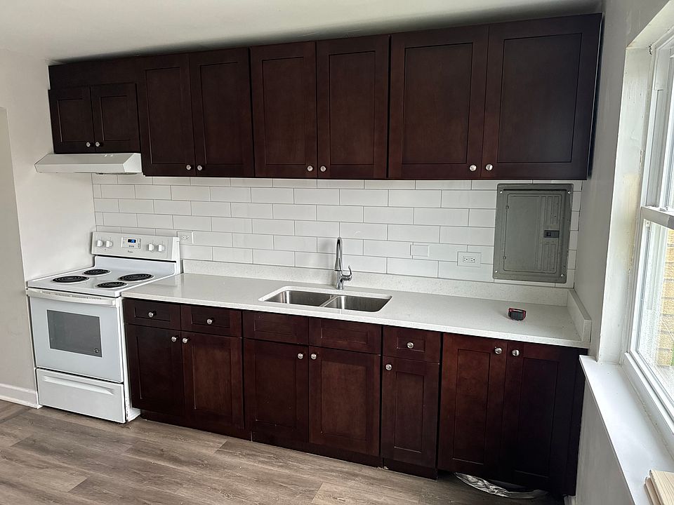1st image of 14429 Jefferson Ave #2