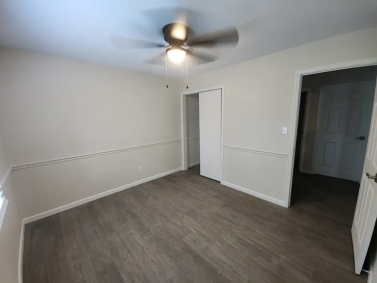 4th bedroom (view of doorway and closet)