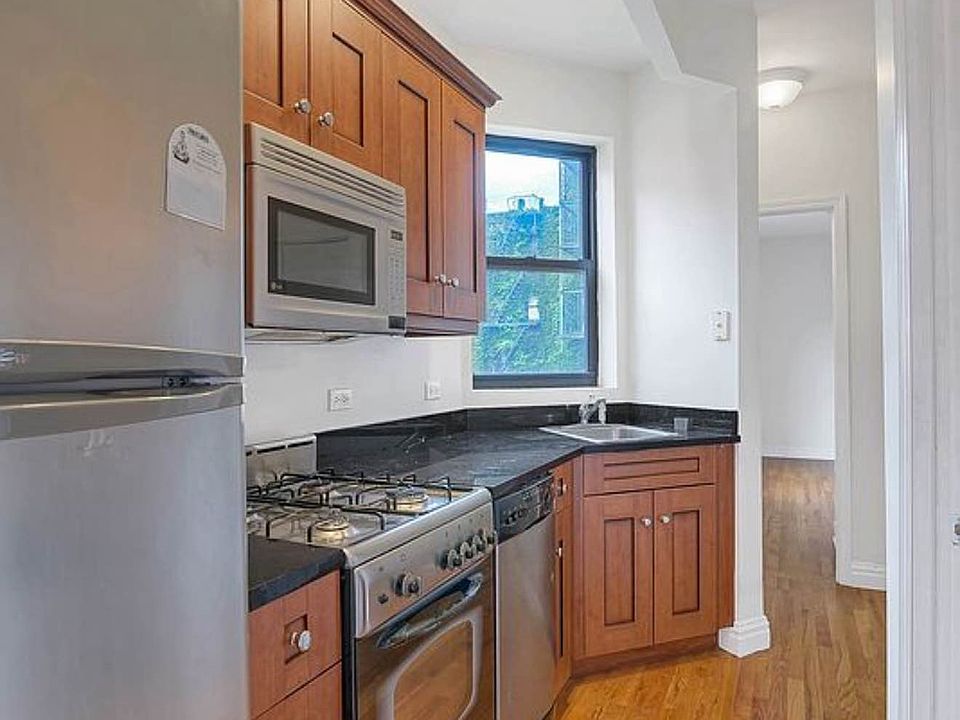 1st image of 437 W 54th St APT 4A
