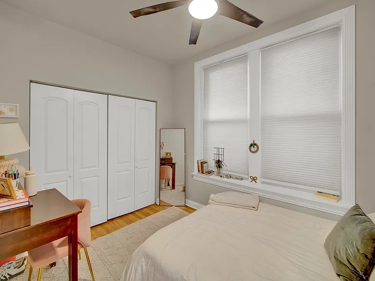 2548 N Burling St — Photo 22