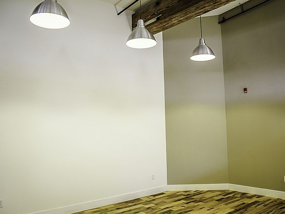 2nd image of 1822 E Glenwood Ave #3